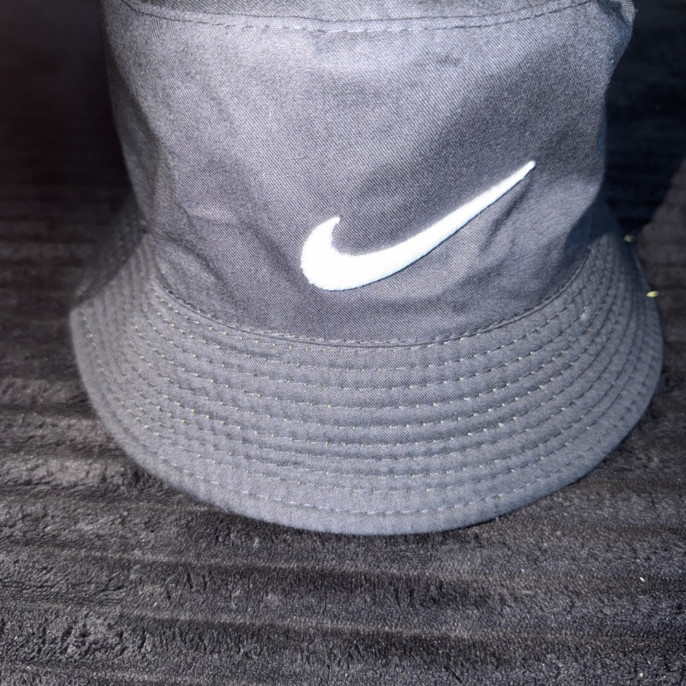 Nike Bucket Hat, Black/Yellow reversible Men's,Women's Casual Sports Accessory